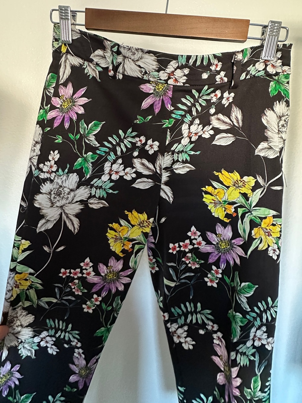 H&M Black Floral-Print Pants with Yellow, Purple & Green Accents size 6